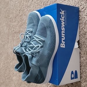 Brunswick Women Bowling Shoes Size 8